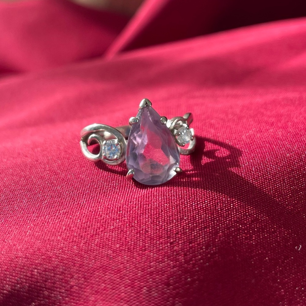 Solid 14k Vintage Ring - Picture 3 of 12
